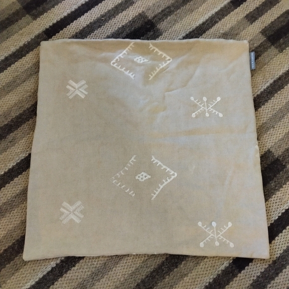 MCGEE & CO Designer Linen Embroidered Pillow Case Cover AZTEC Beige 22 X 22 - Picture 2 of 5